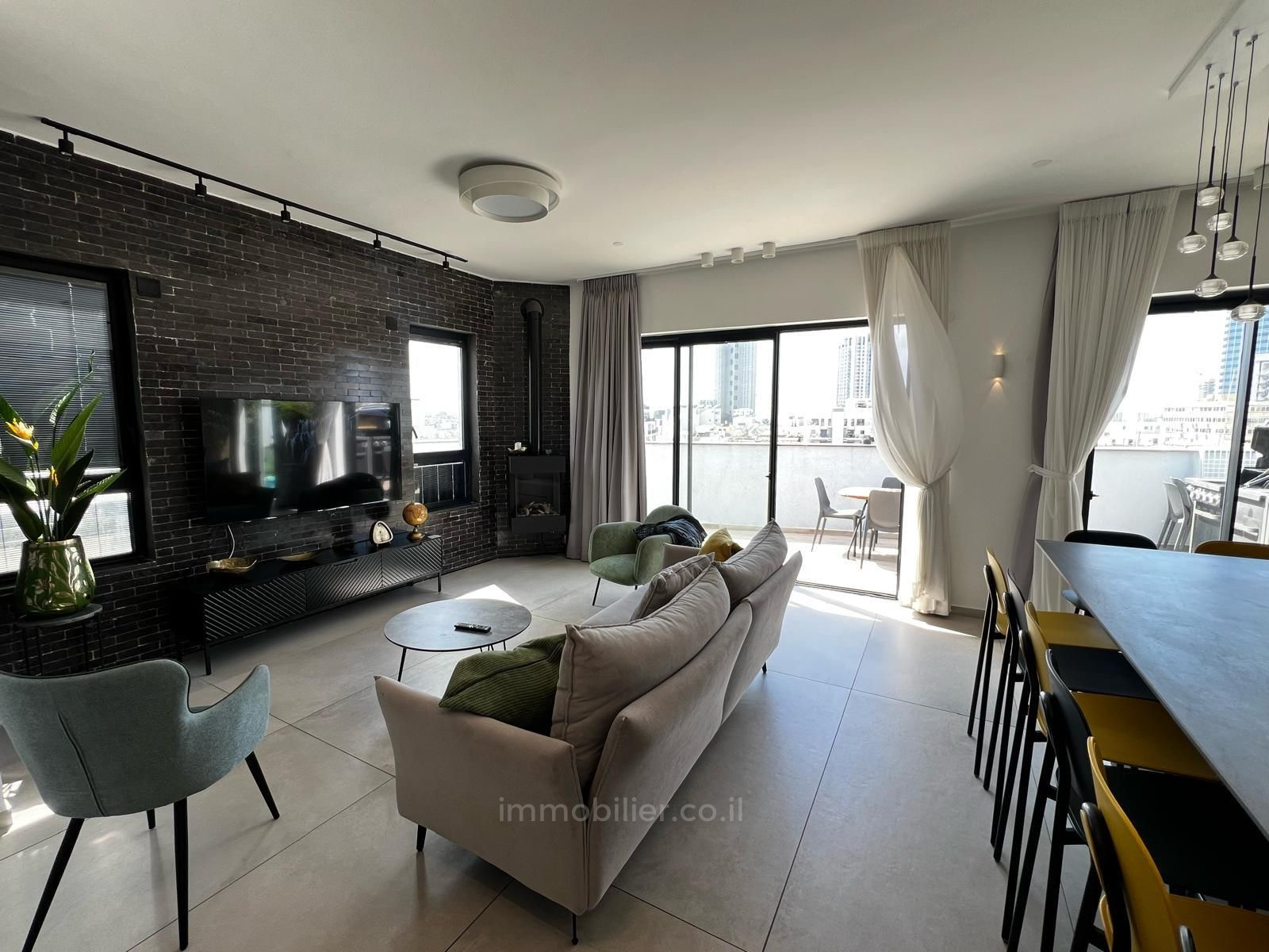 Cobertura 5 cômodos Tel Aviv Levontin 806-IBL-9