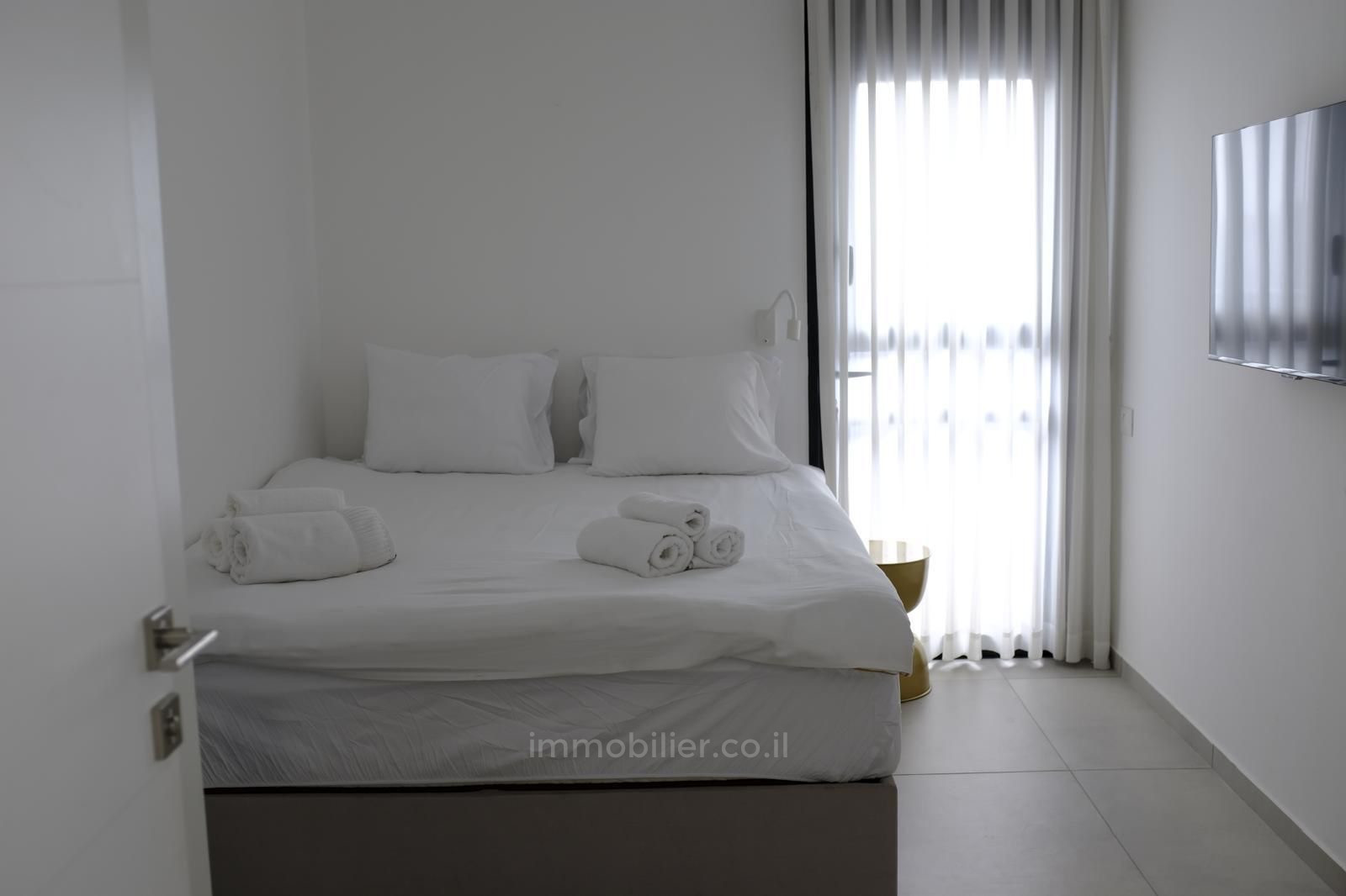 Cobertura 5 cômodos Tel Aviv Levontin 806-IBL-9