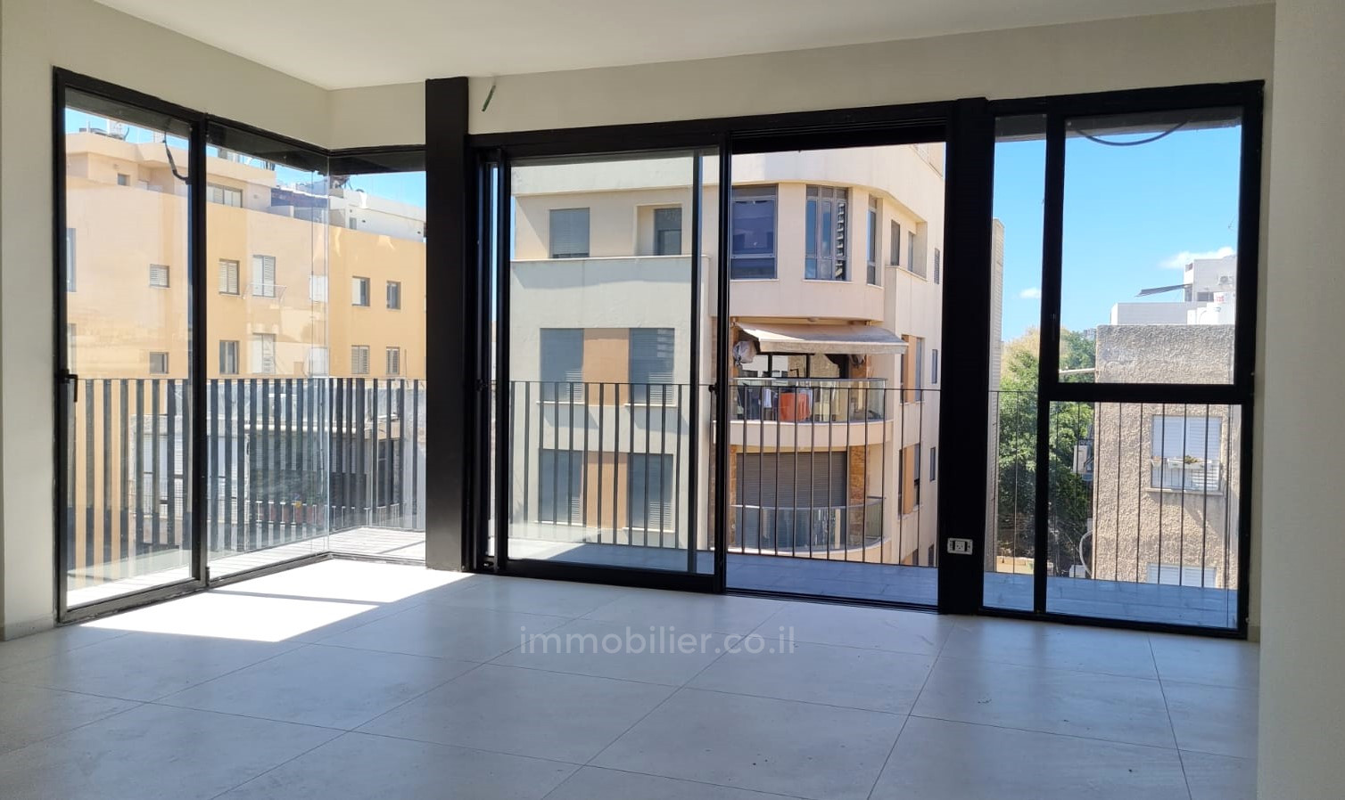 Apartamento 3 cômodos Tel Aviv Região marítima 813-IBL-2