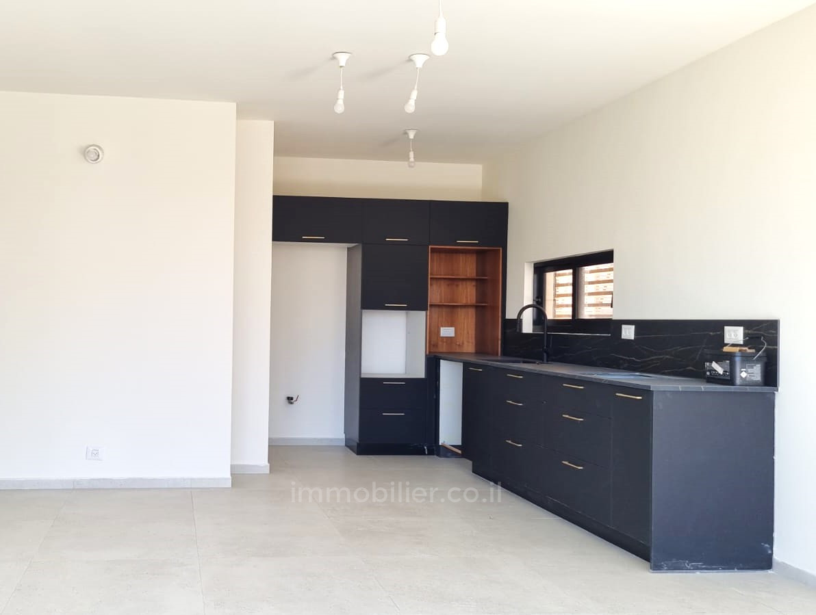 Apartamento 3 cômodos Tel Aviv Região marítima 813-IBL-2