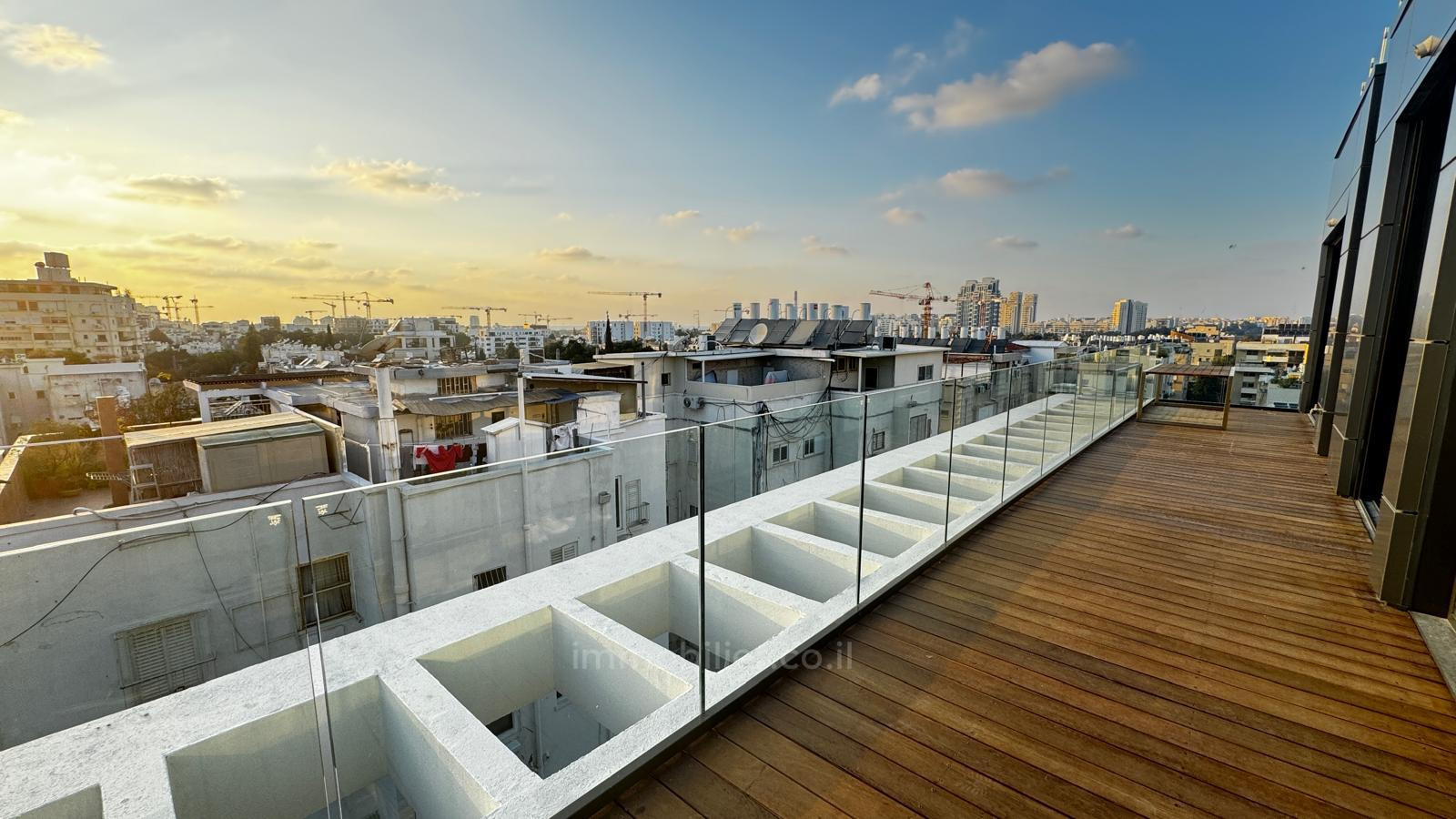 Cobertura 5 cômodos Tel Aviv Bavli 813-IBL-5