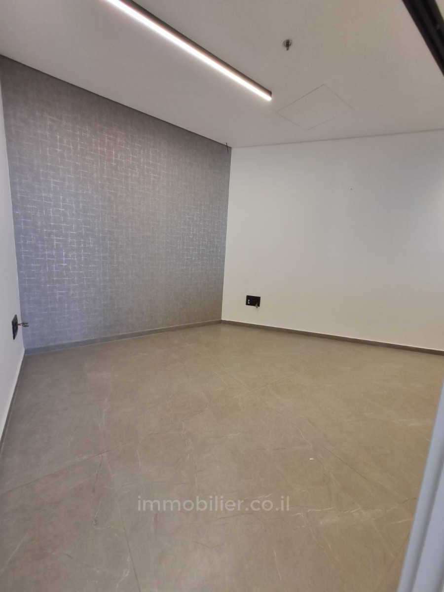 Escritórios 4 cômodos Jerusalém Givat Shaoul 814-IBL-14