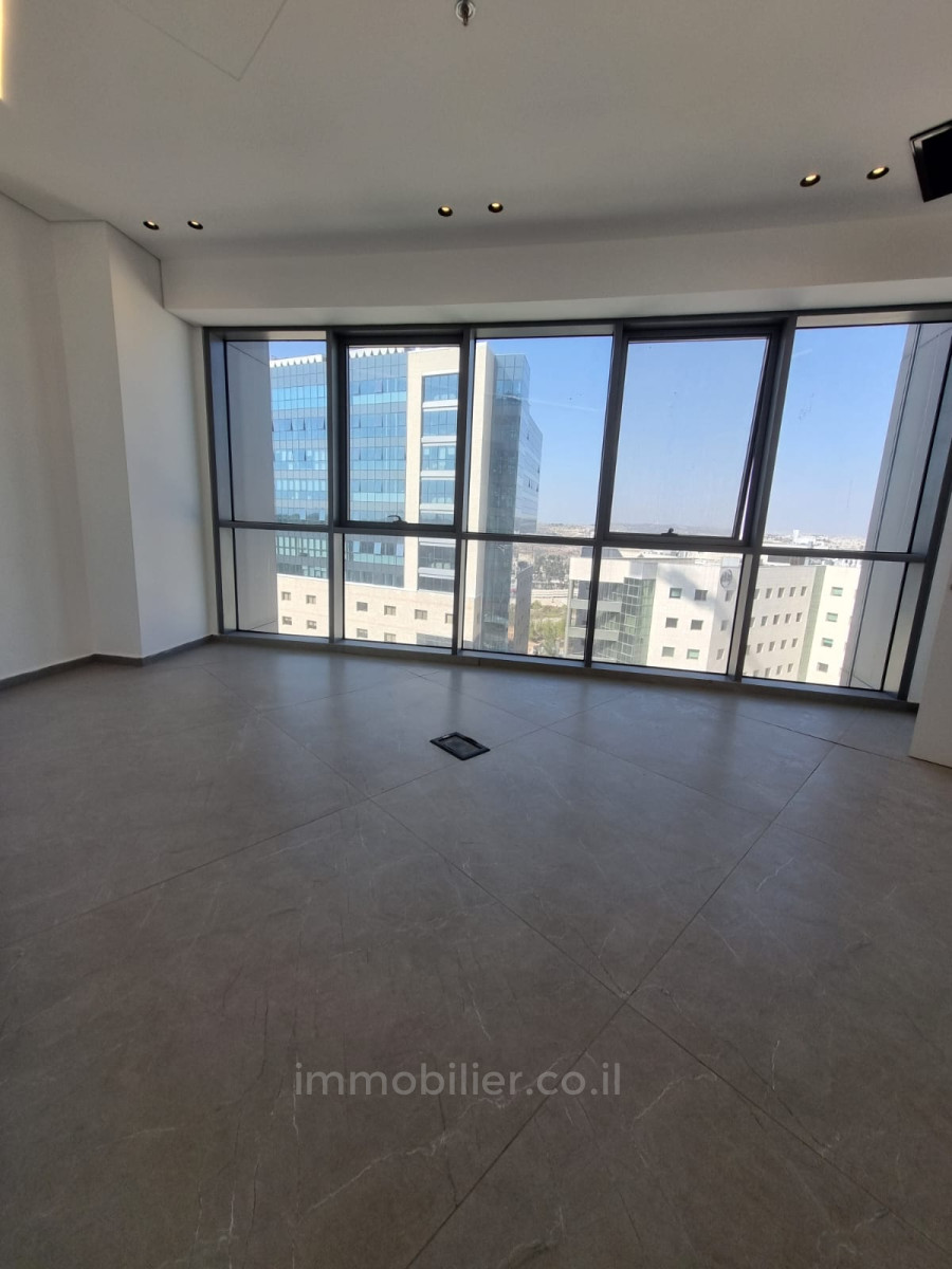 Escritórios 4 cômodos Jerusalém Givat Shaoul 814-IBL-18