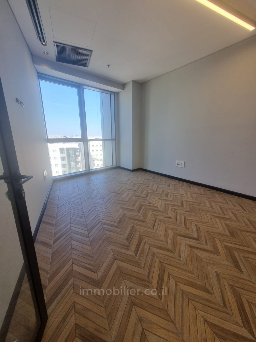 Escritórios 3 cômodos Jerusalém Givat Shaoul 814-IBL-19