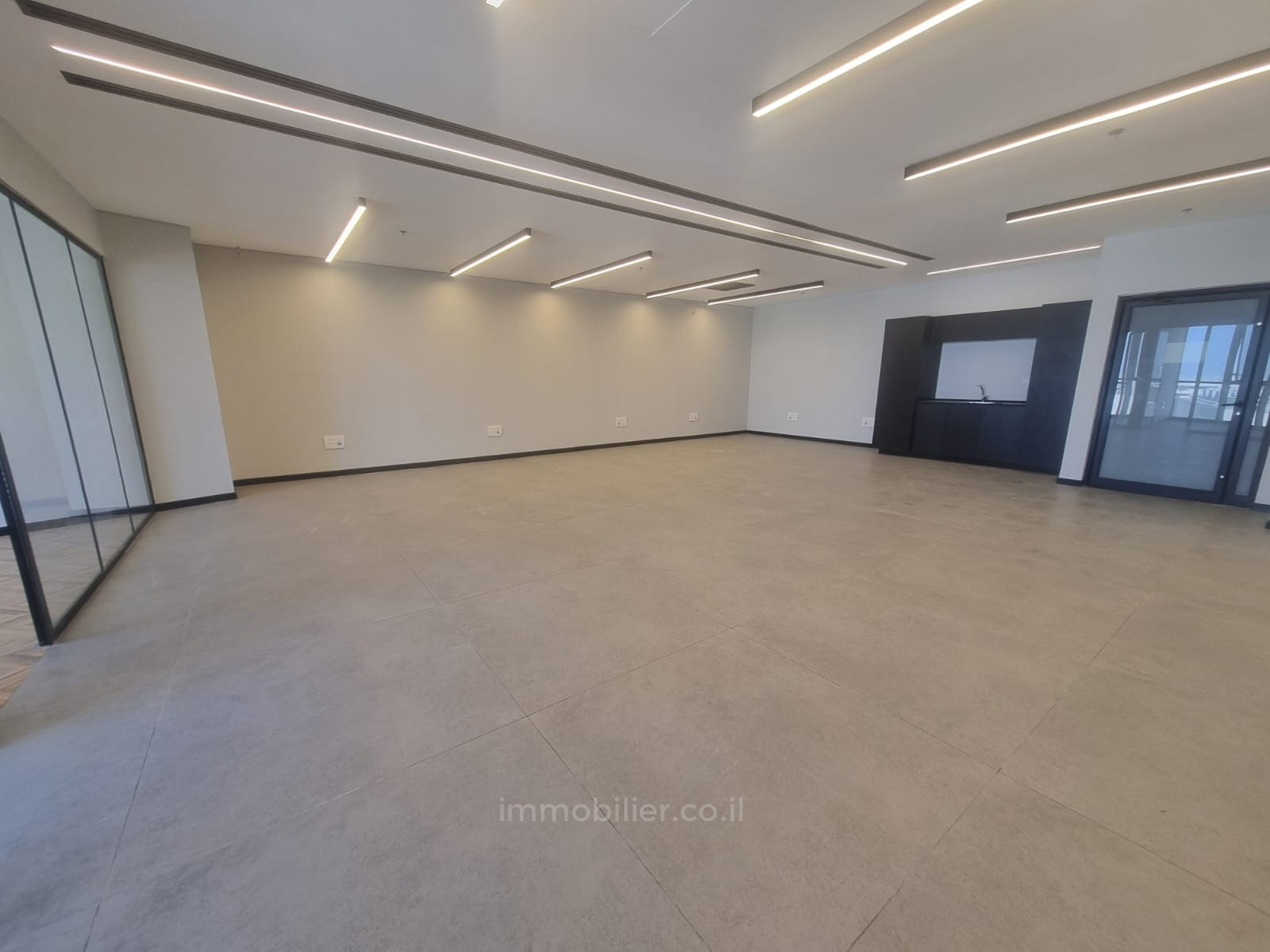 Escritórios 3 cômodos Jerusalém Givat Shaoul 814-IBL-19
