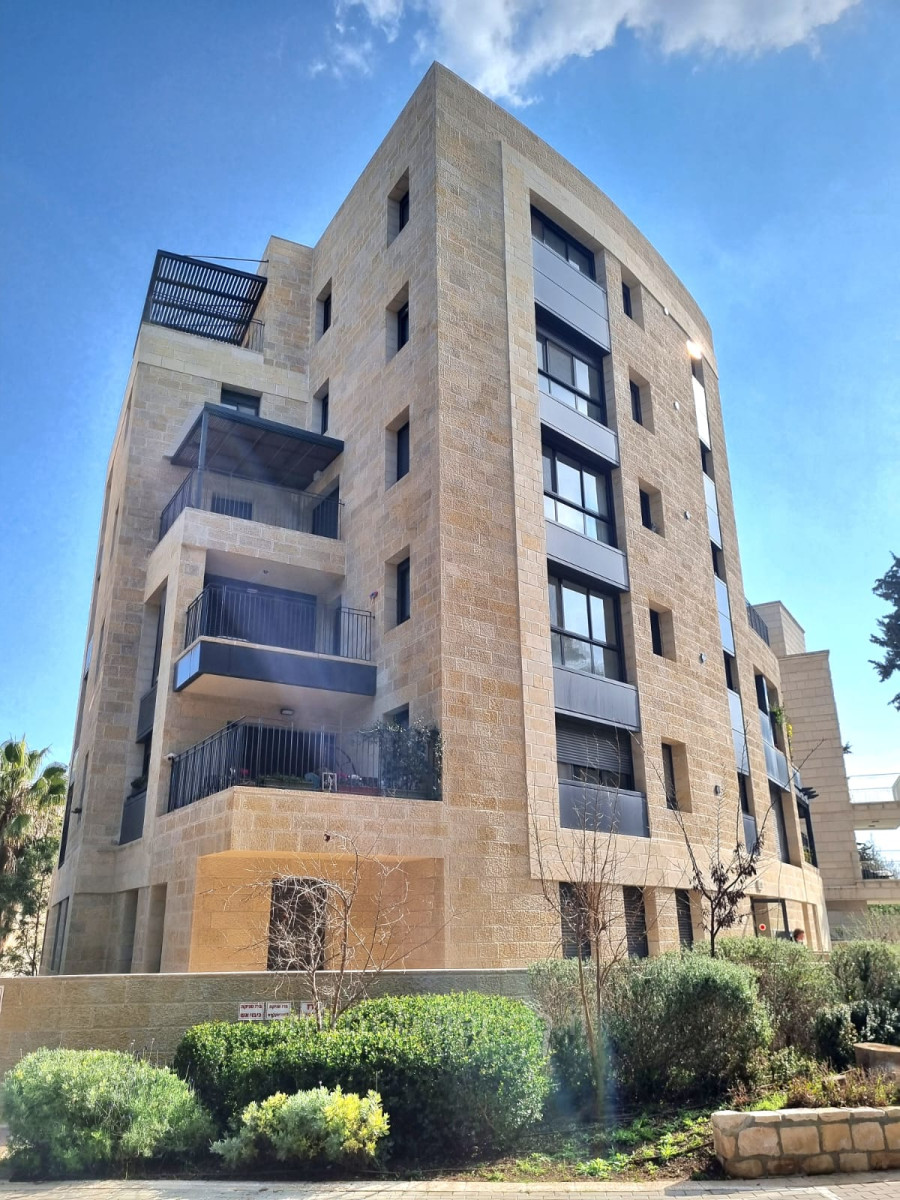 Apartamento garden 4 cômodos Jerusalém Katamon hayeshana 814-IBL-2
