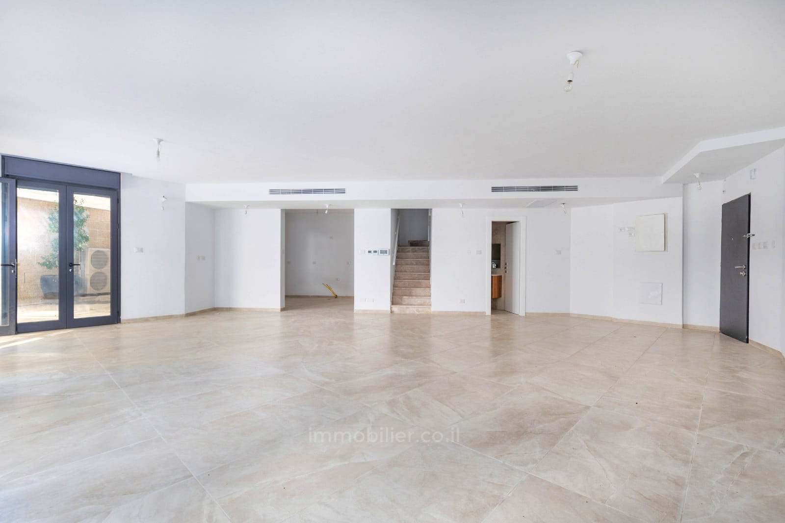 Apartamento garden 4 cômodos Jerusalém Katamon hayeshana 814-IBL-2