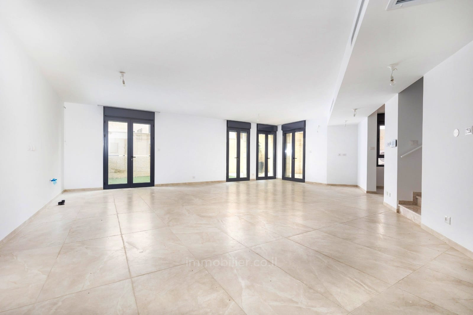 Apartamento garden 4 cômodos Jerusalém Katamon hayeshana 814-IBL-2