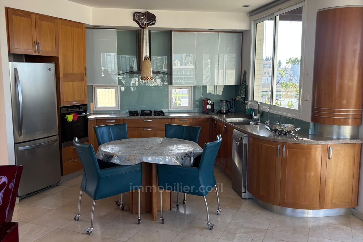 Apartamento 4 cômodos Tel Aviv Lev Tel-Aviv 828-IBL-116