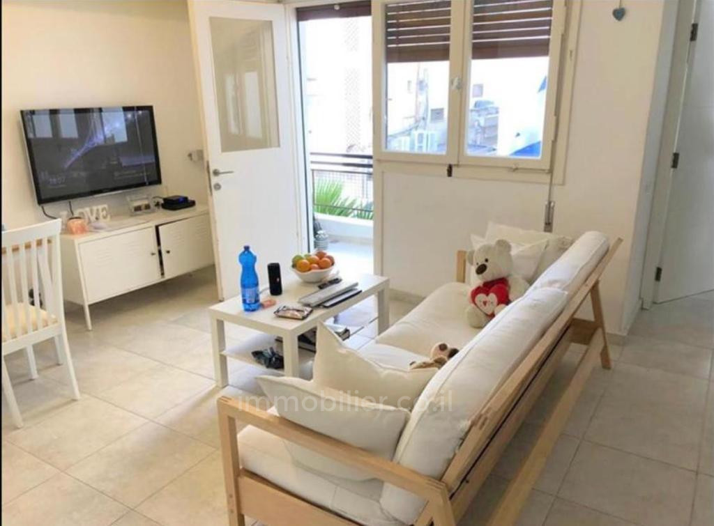 Apartamento 3 cômodos Tel Aviv Lev Tel-Aviv 828-IBL-11