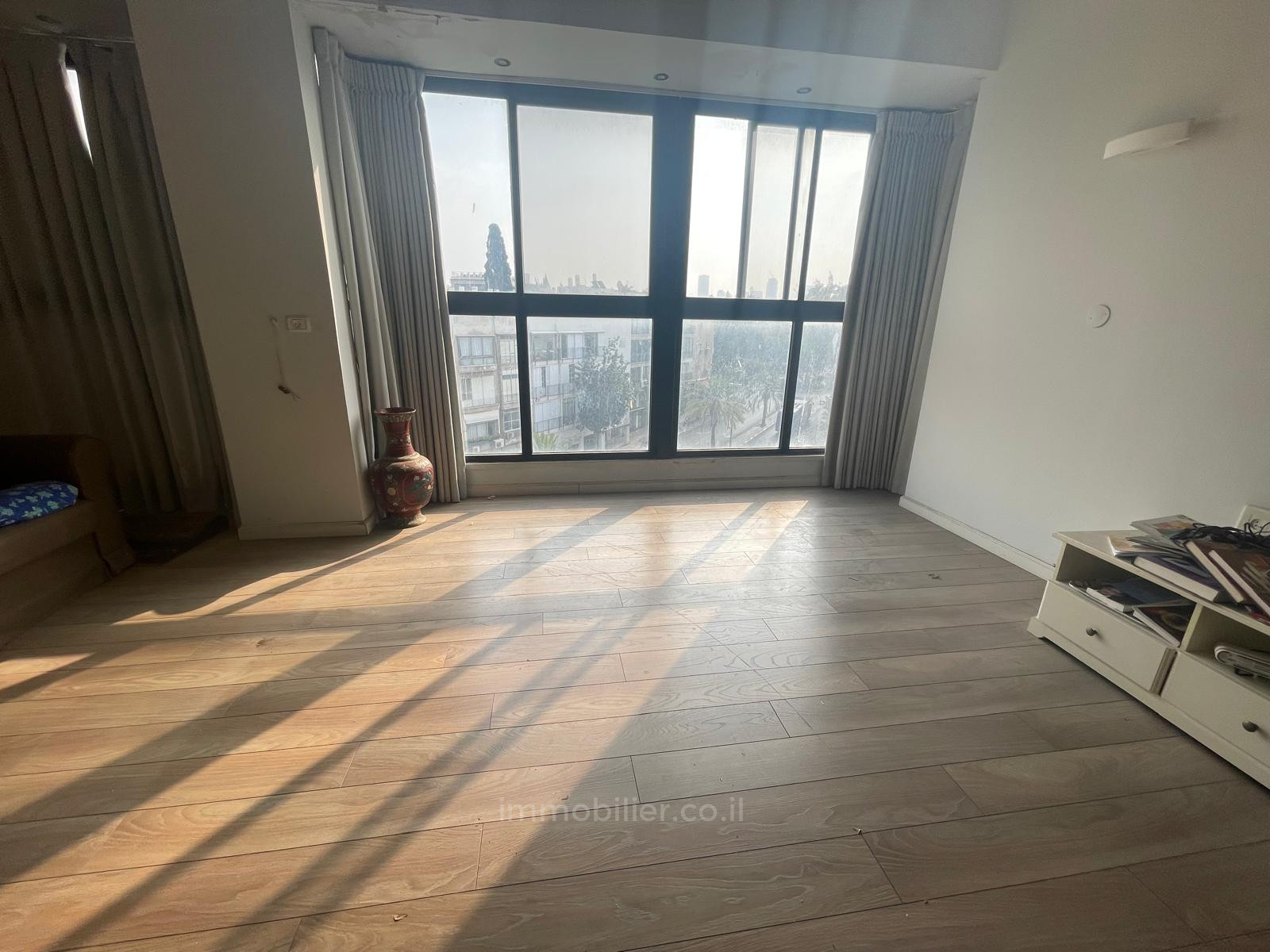 Apartamento 3 cômodos Tel Aviv Lev Tel-Aviv 828-IBL-133