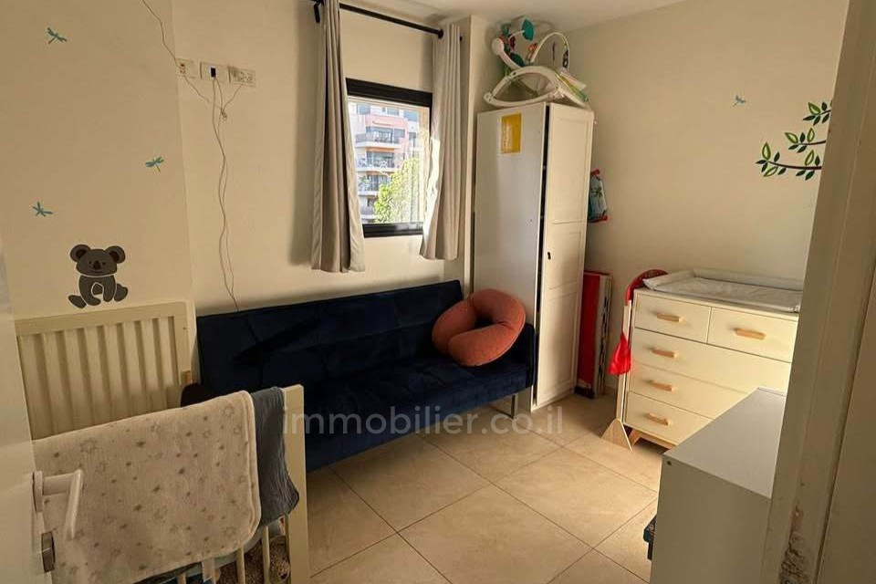 Apartamento 4 cômodos Tel Aviv Montifiory 828-IBL-134