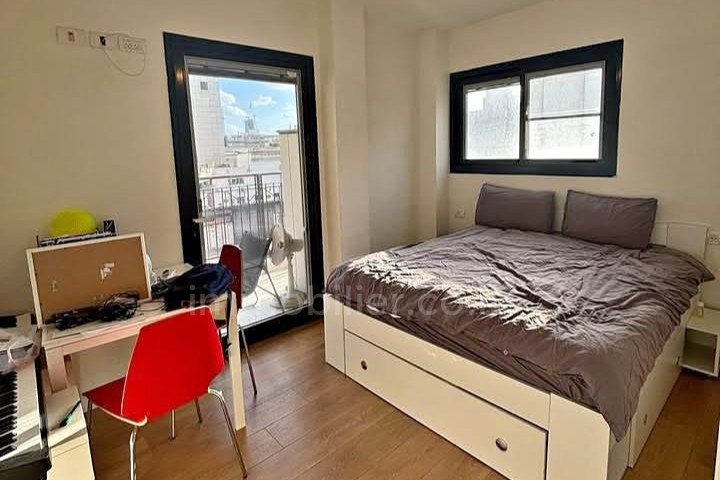 Apartamento 4 cômodos Tel Aviv Montifiory 828-IBL-134