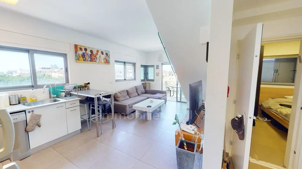 Apartamento 4 cômodos Tel Aviv Lev Tel-Aviv 828-IBL-136