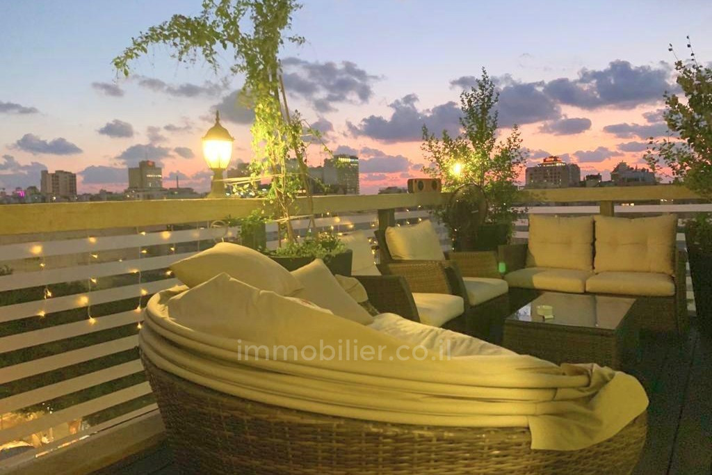 Apartamento 4 cômodos Tel Aviv Lev Tel-Aviv 828-IBL-136