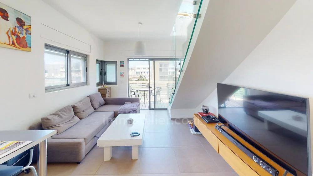 Apartamento 4 cômodos Tel Aviv Lev Tel-Aviv 828-IBL-136