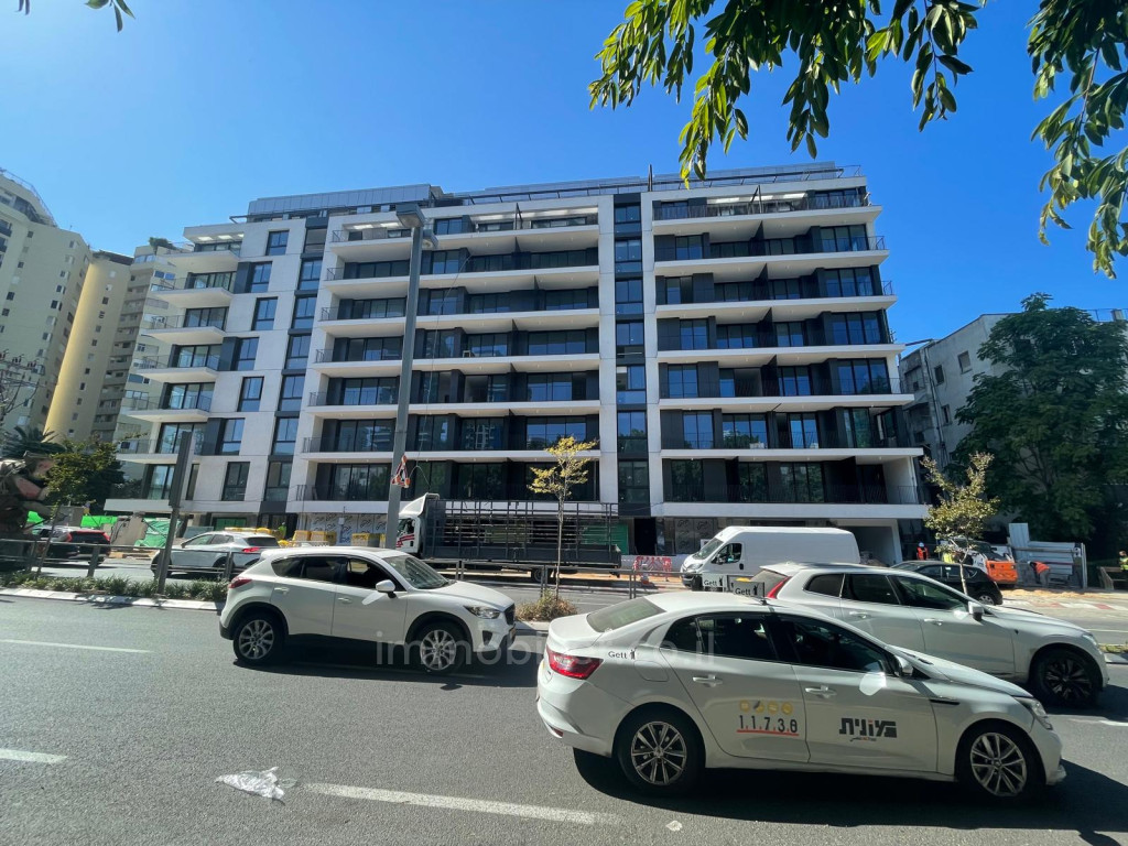 Apartamento 3 cômodos Tel Aviv Kikar Hamedina 828-IBL-137