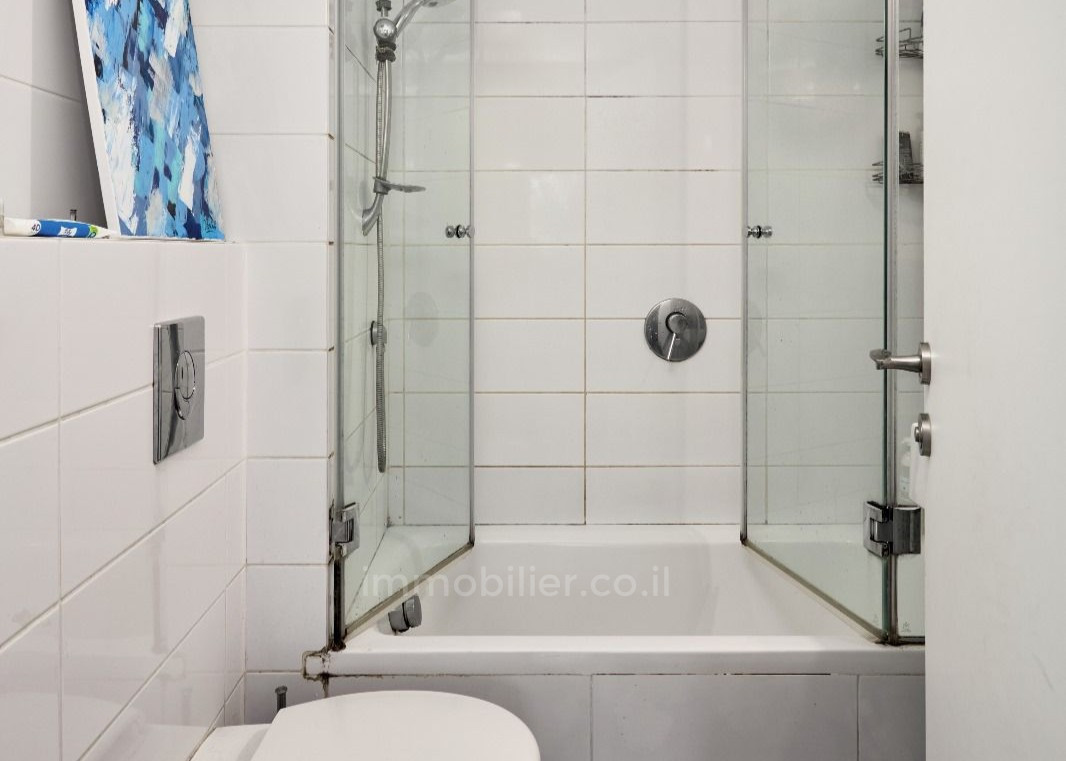 Apartamento 3 cômodos Tel Aviv Lev Tel-Aviv 828-IBL-162