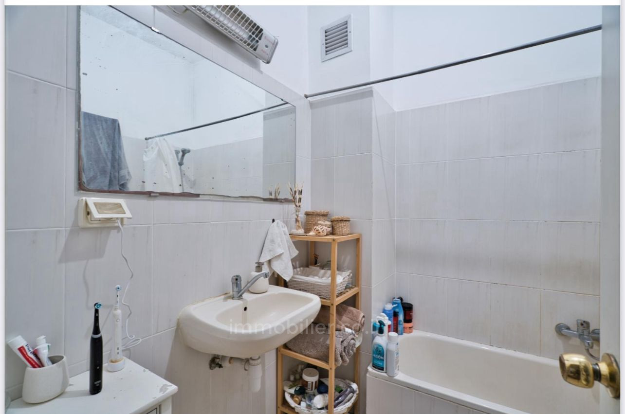 Apartamento 3 cômodos Tel Aviv Rothshild 828-IBL-27