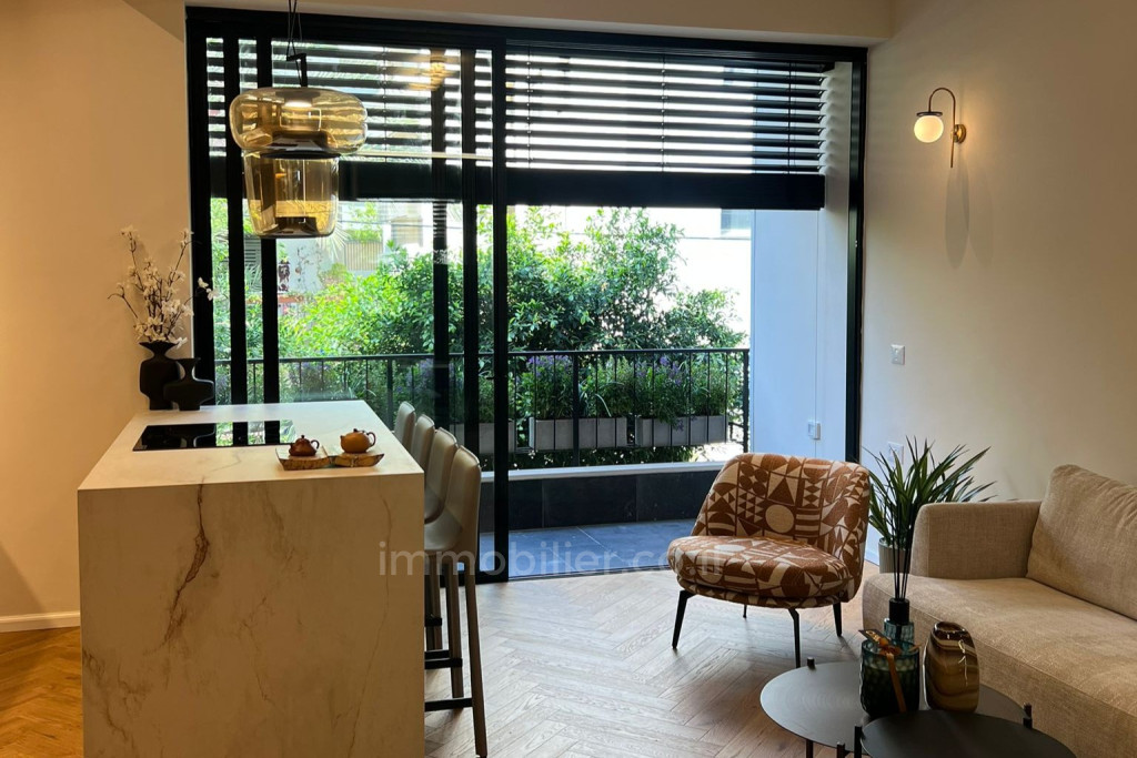 Apartamento 3 cômodos Tel Aviv Lev Tel-Aviv 828-IBL-92