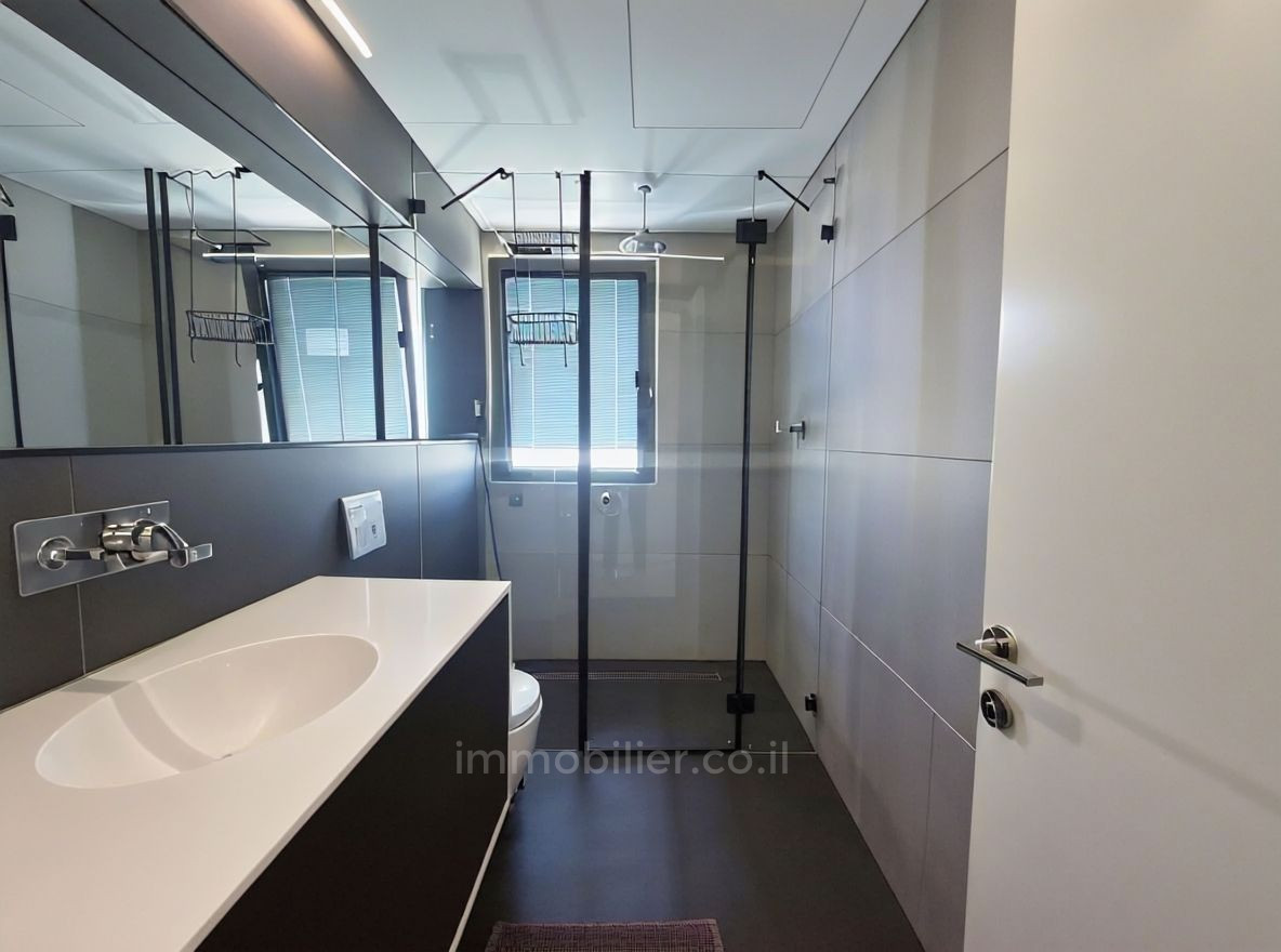 Apartamento 3 cômodos Tel Aviv Kerem Hatemanim 833-IBL-14