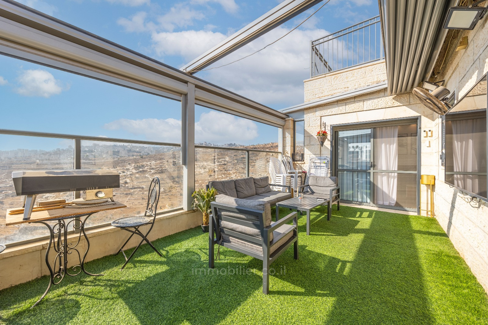 Minicobertura 6 cômodos Jerusalém Har Homa 835-IBL-14