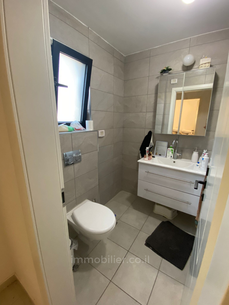 Apartamento 4 cômodos Jerusalém Moshava Germanit 835-IBL-16