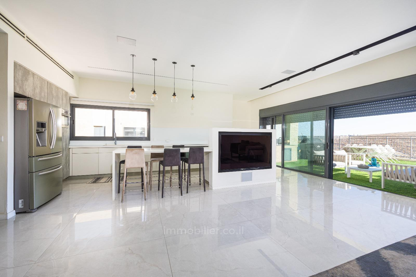 Cobertura 6 cômodos Jerusalém Har Homa 835-IBL-17