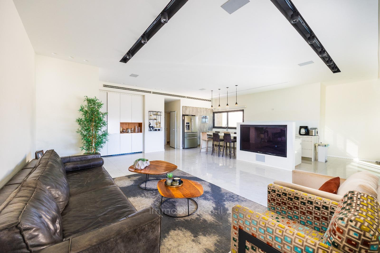 Cobertura 6 cômodos Jerusalém Har Homa 835-IBL-17