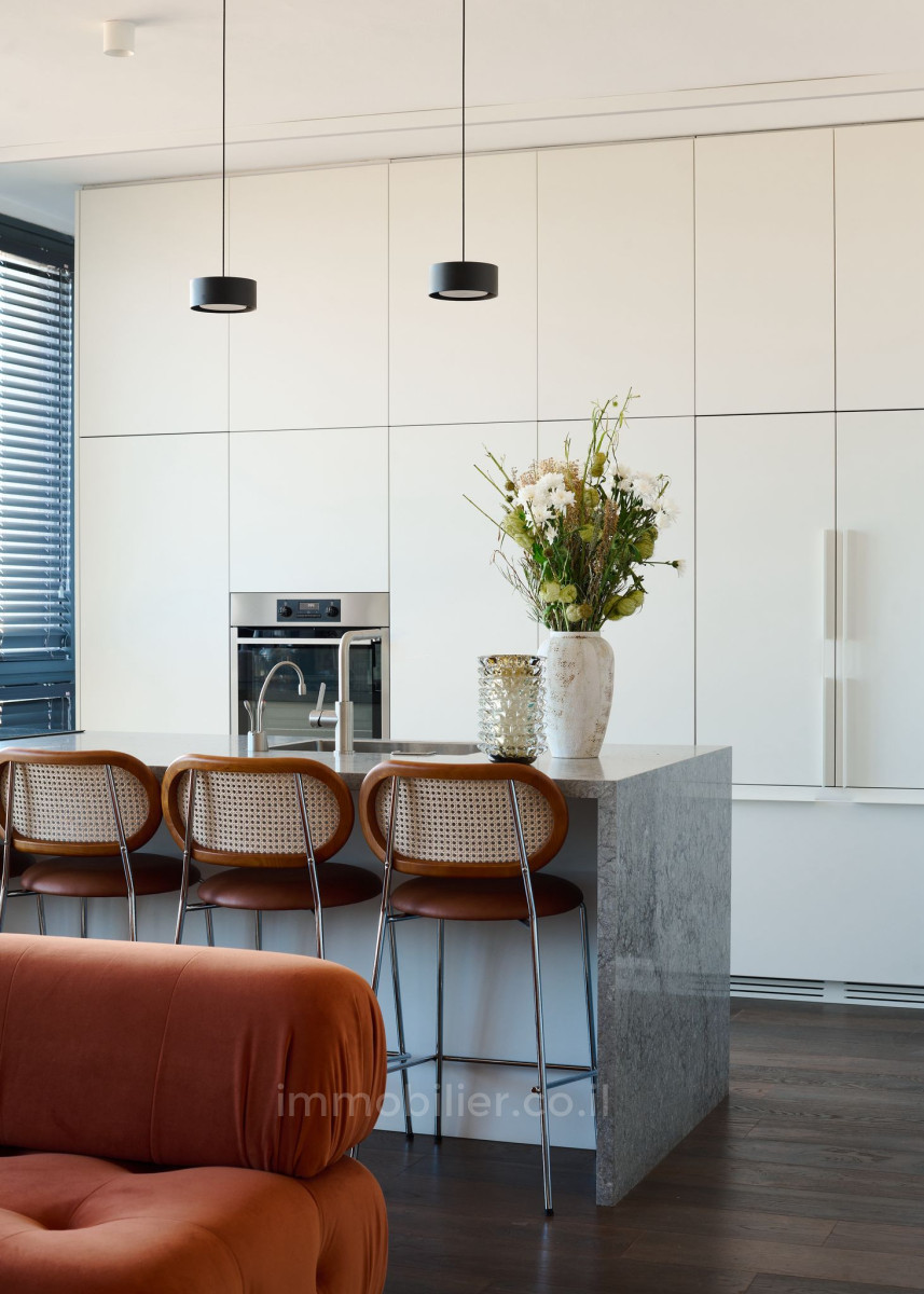 Apartamento 3 cômodos Tel Aviv Primeira linha de mar 850-IBL-14