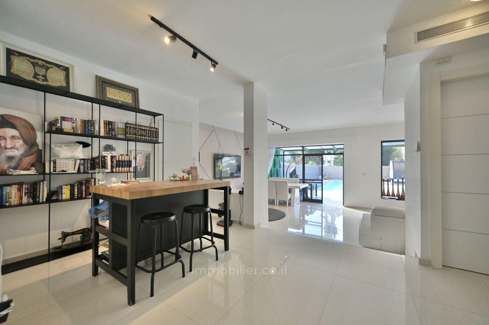 Casarão 7.5 cômodos Rishon Le Tzion Neve Hof 854-IBL-12