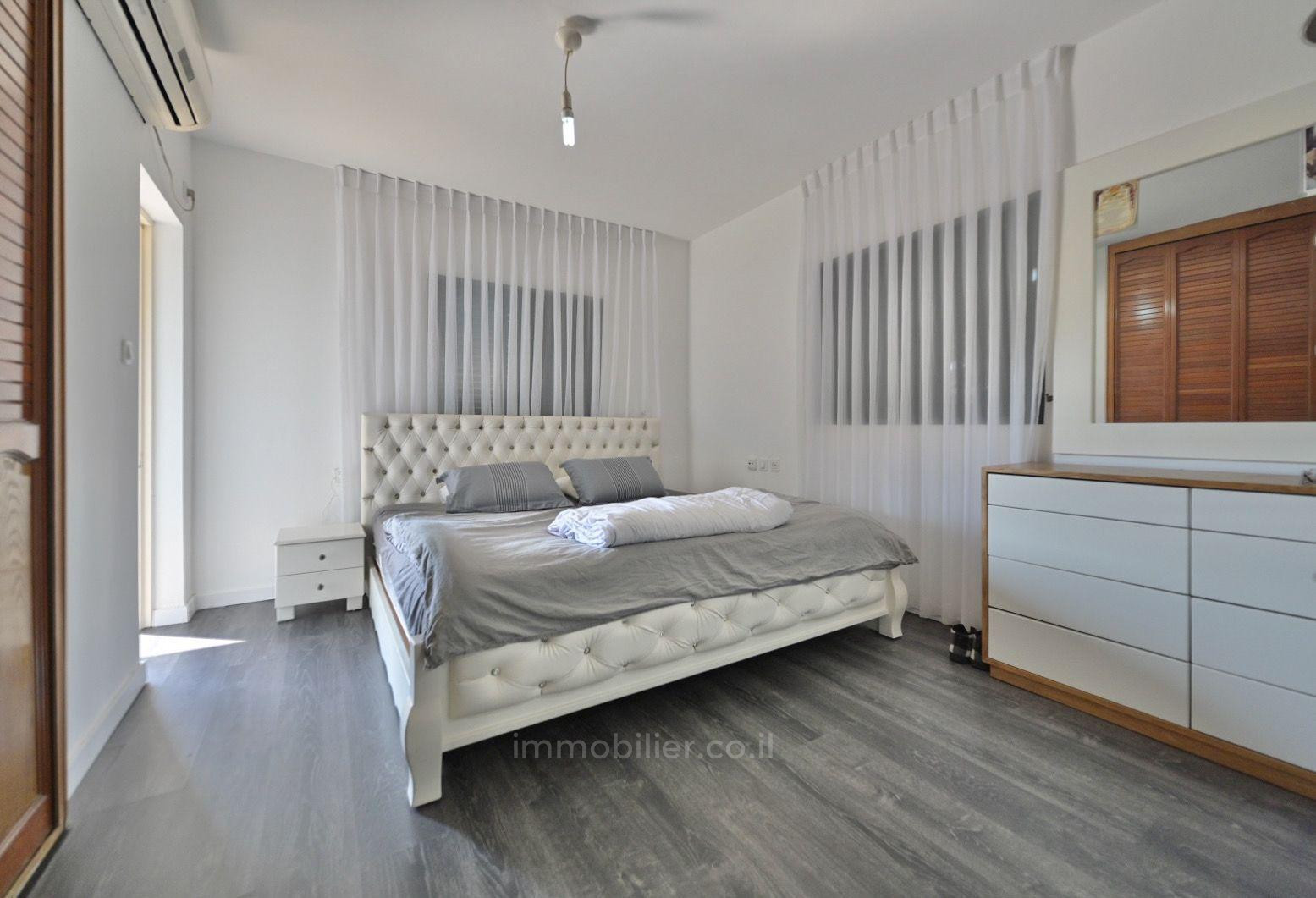 Casarão 7.5 cômodos Rishon Le Tzion Neve Hof 854-IBL-12