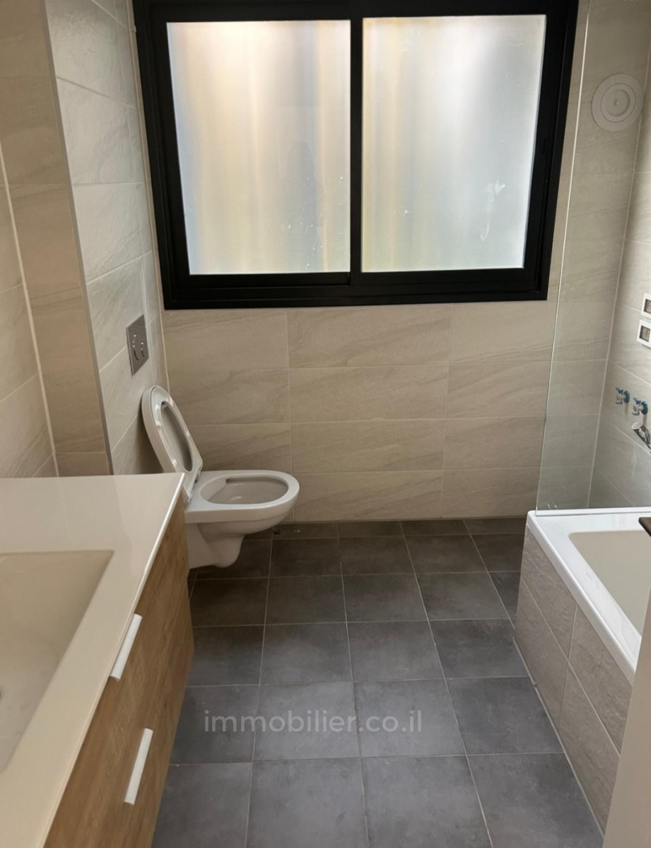 Apartamento 3 cômodos Tel Aviv Bazel 854-IBL-13