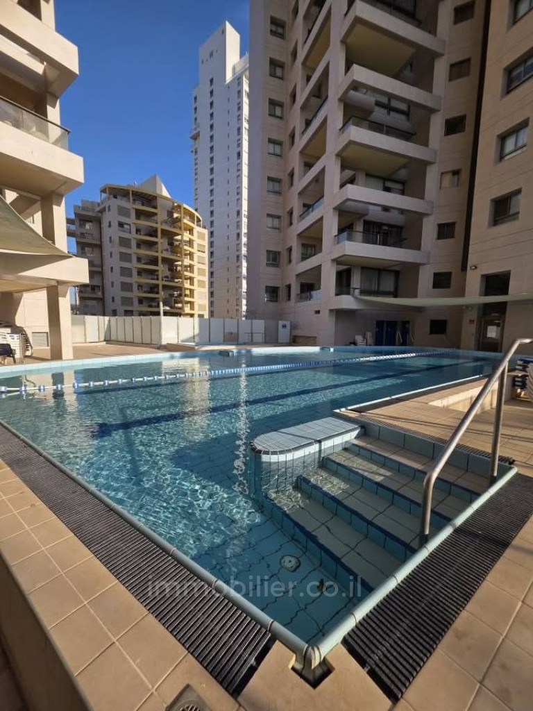 Apartamento 4 cômodos Netanya Kikar 854-IBL-16