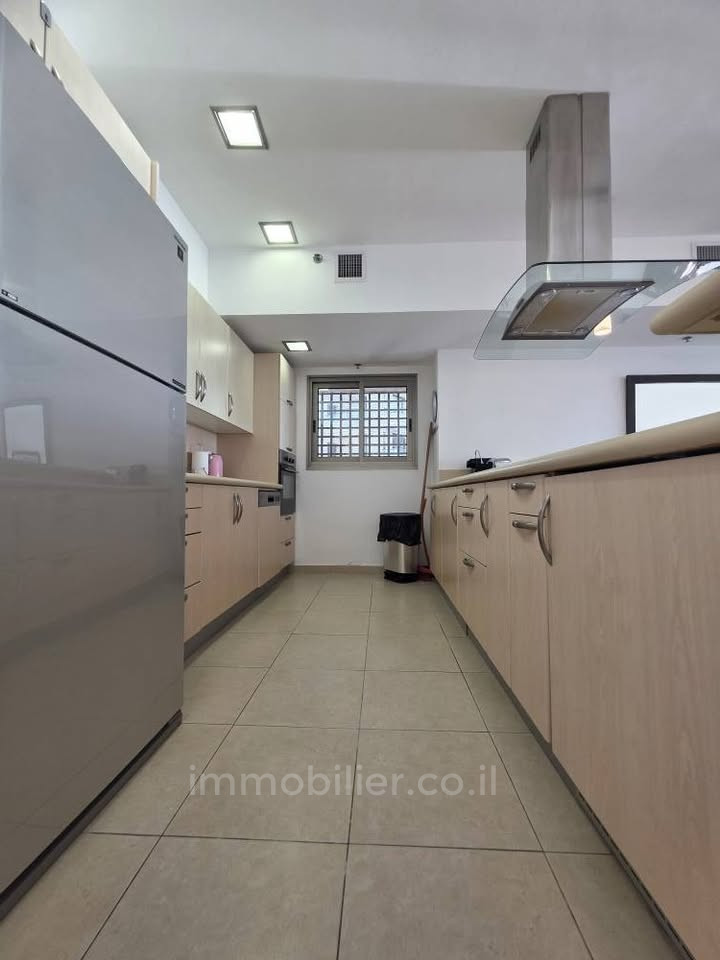 Apartamento 4 cômodos Netanya Kikar 854-IBL-16