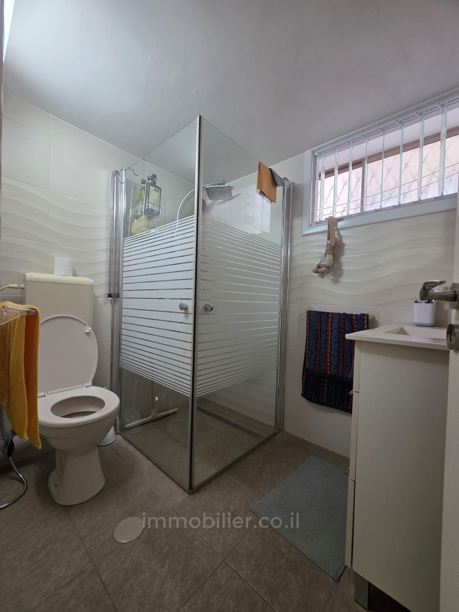 Apartamento 3 cômodos Tel Aviv Kerem Hatemanim 854-IBL-17