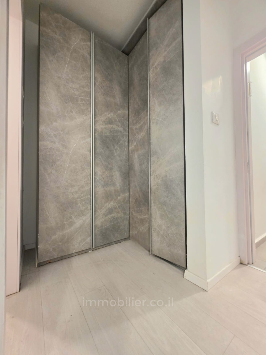 Apartamento 3 cômodos Bat yam Centro da cidade 854-IBL-2