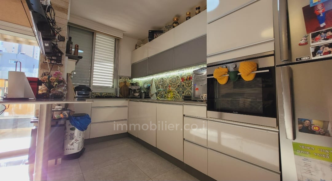 Apartamento 3 cômodos Bat yam Nord-Ouest 854-IBL-4