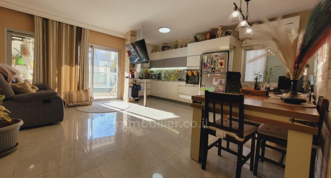 Apartamento 3 cômodos Bat yam Nord-Ouest 854-IBL-4