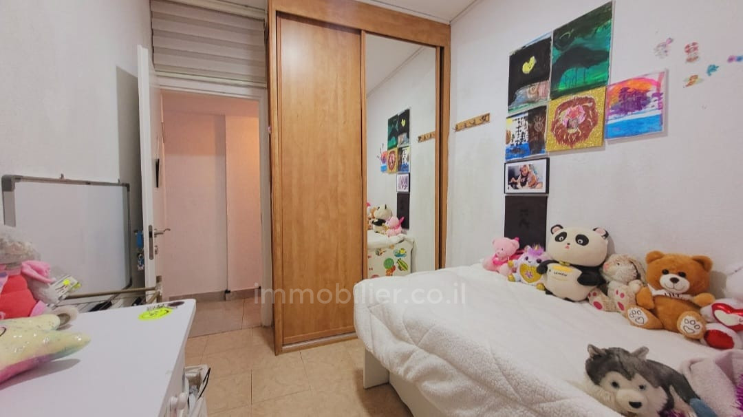 Apartamento 3 cômodos Bat yam Nord-Ouest 854-IBL-4