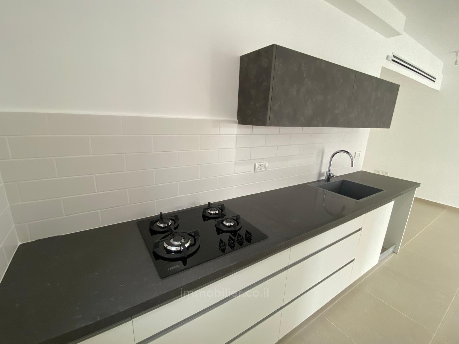 Apartamento 3.5 cômodos Bat yam Nord-Ouest 854-IBL-5