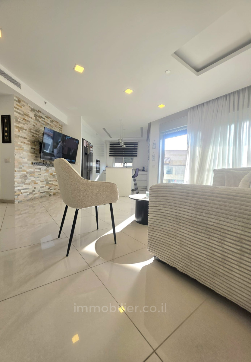 Apartamento 4 cômodos Bat yam Centro da cidade 854-IBL-6