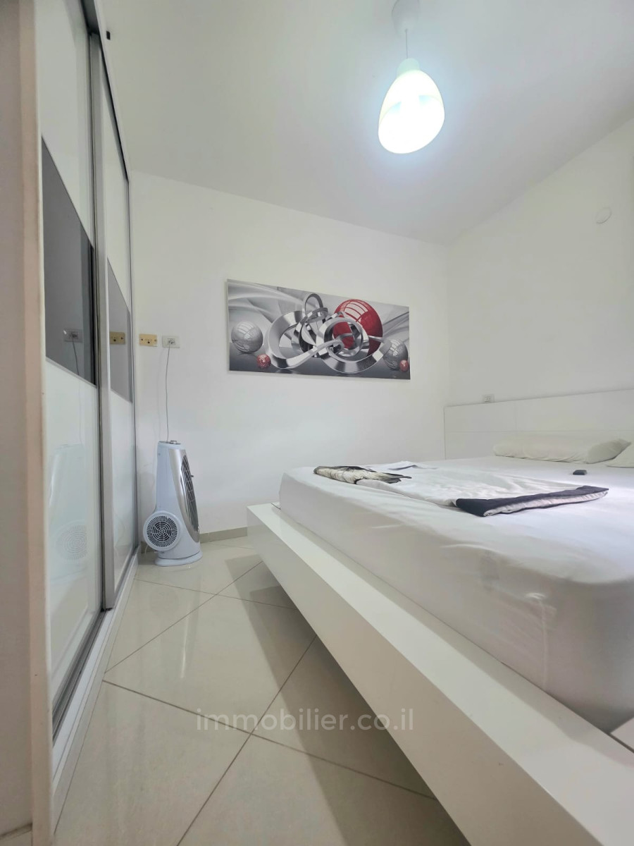 Apartamento 4 cômodos Bat yam Centro da cidade 854-IBL-6