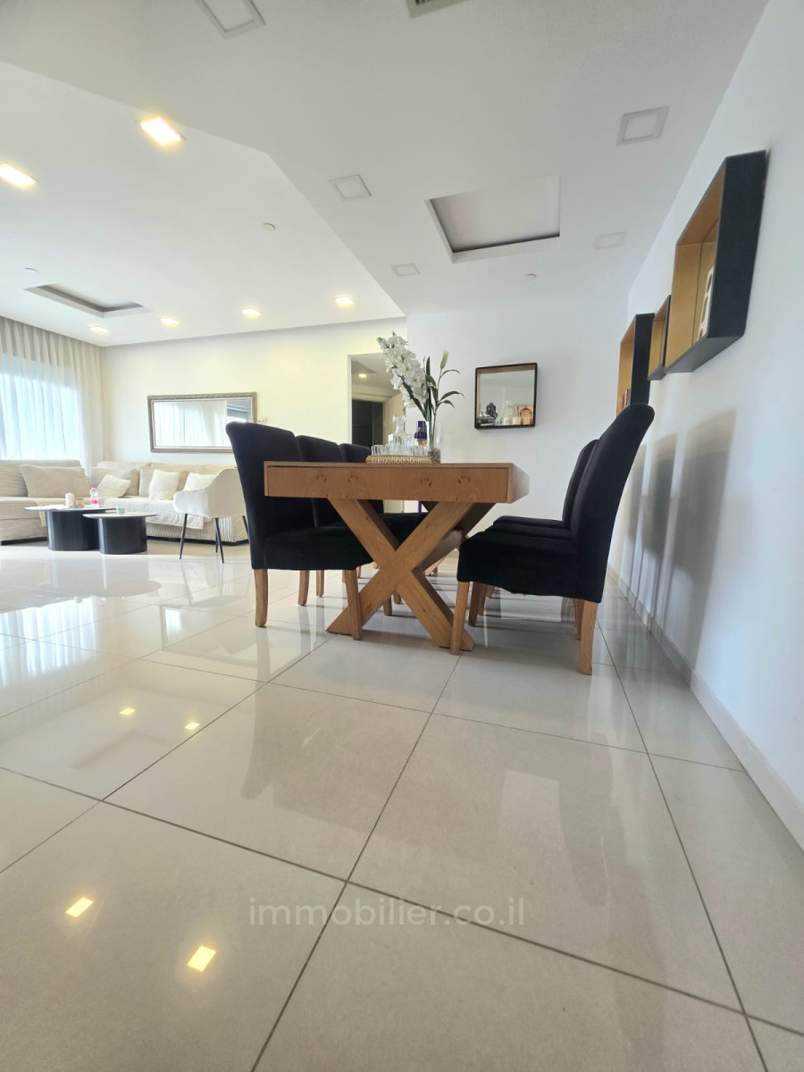 Apartamento 4 cômodos Bat yam Centro da cidade 854-IBL-6