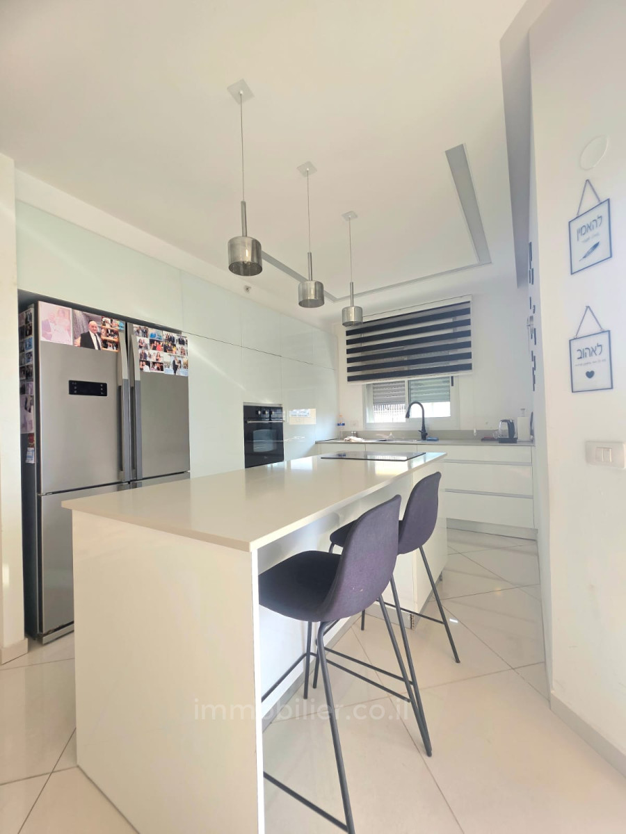 Apartamento 4 cômodos Bat yam Centro da cidade 854-IBL-6